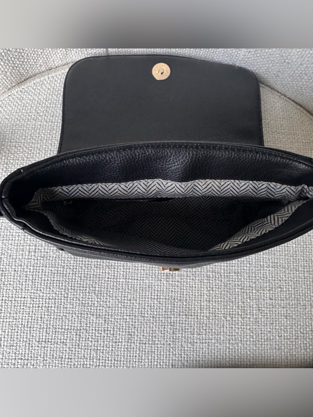 JustFab Black Woven-Edge Crossbody Bag - Picture 6 of 11